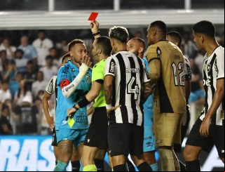 Neymar é expulso e Santos perde do Botafogo na Vila pelo Brasileirão