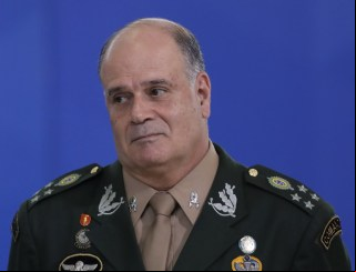 Bolsonaro diz que não recebeu voz de prisão de comandante Freire Gomes